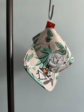 Load image into Gallery viewer, Berms Snapback